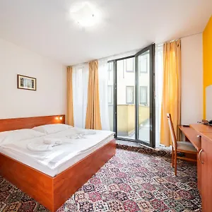 Hotel De Luxe