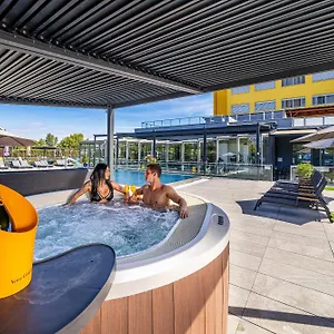 Aura Design&garden Pool *** Praag