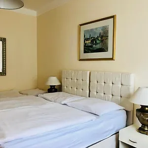 Hotel Mira, Praha